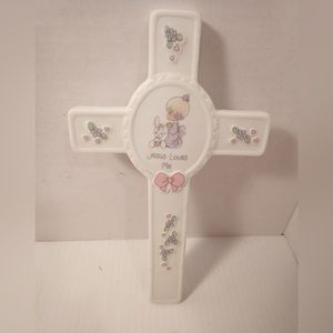 Precious Moments, Jesus Loves Me, Cross